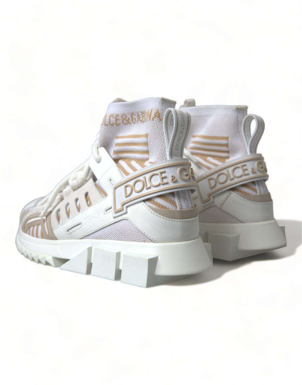 Chaussures sneakers Dolce & Gabbana Sorrento blanches et beiges avec design élégant et détails en cuir.