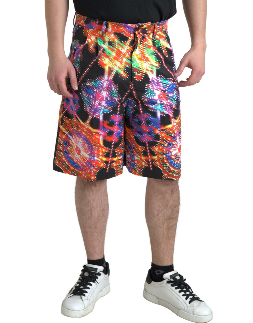 Shorts bermuda pour hommes Dolce & Gabbana en coton imprimé multicolore, avec motif coloré et style décontracté.
