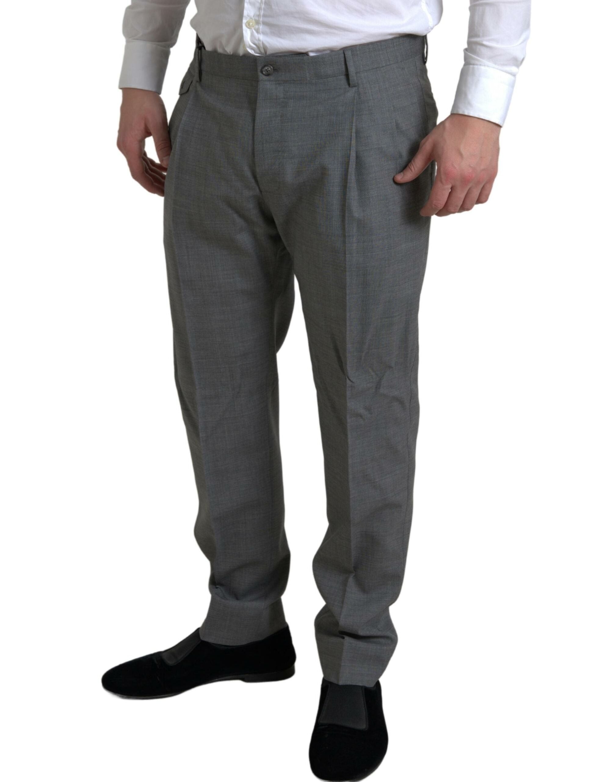 Pantalon homme Dolce & Gabbana en laine grise, coupe skinny chino habillée, détails élégants et finition soignée