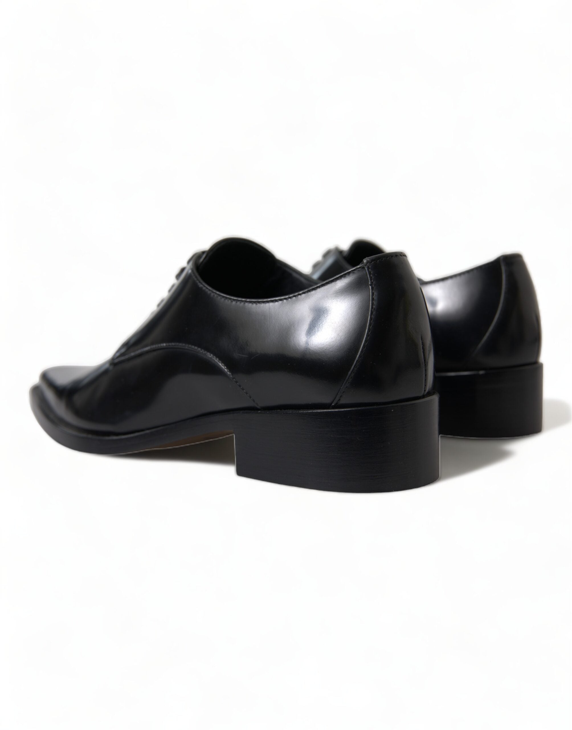 Chaussures plates noires en cuir Dolce & Gabbana avec lacets, chaussures formelles élégantes pour femmes.