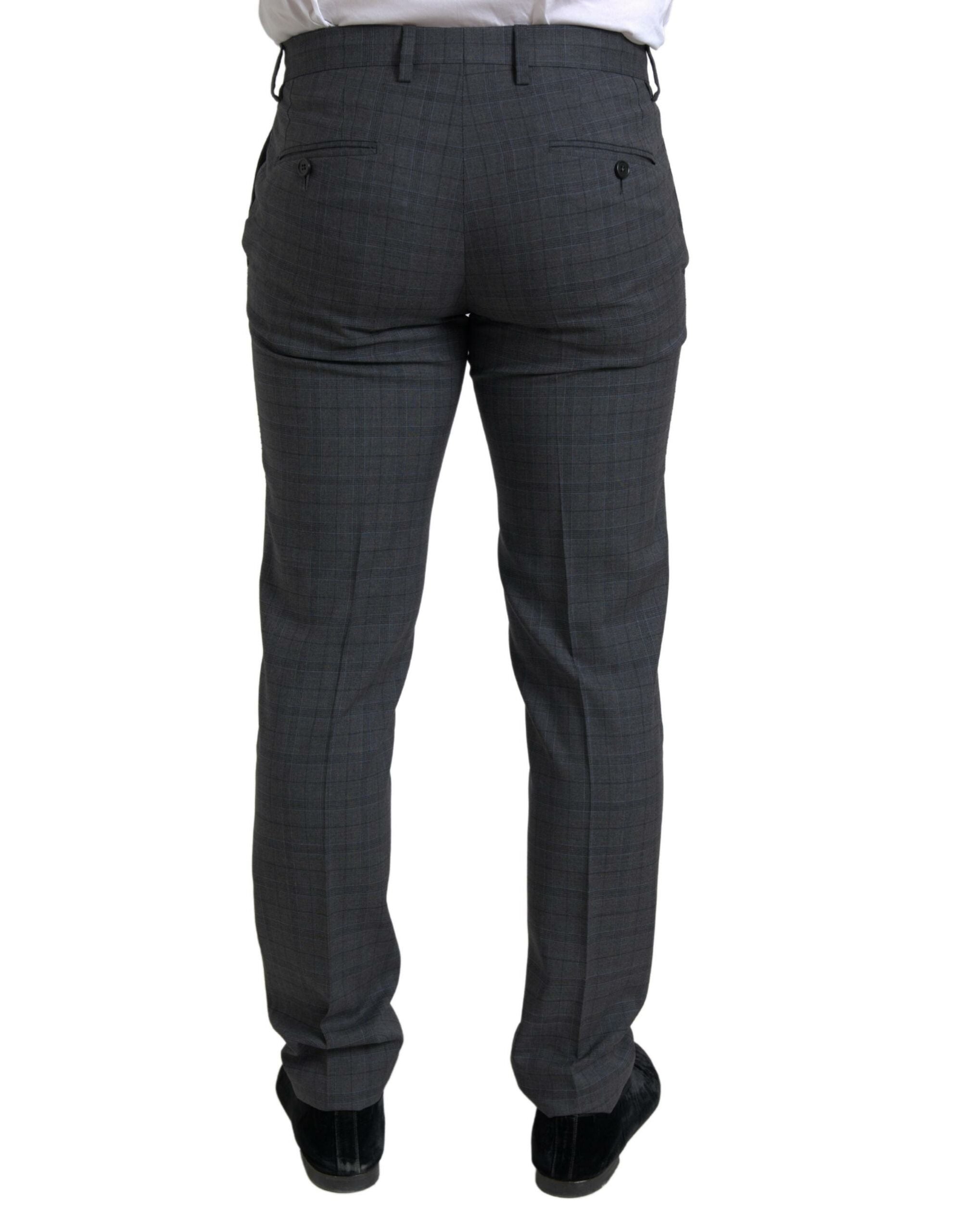 Costume Martini gris à deux pièces, croisé simple, de Dolce & Gabbana, pour homme, veste et pantalon élégants.