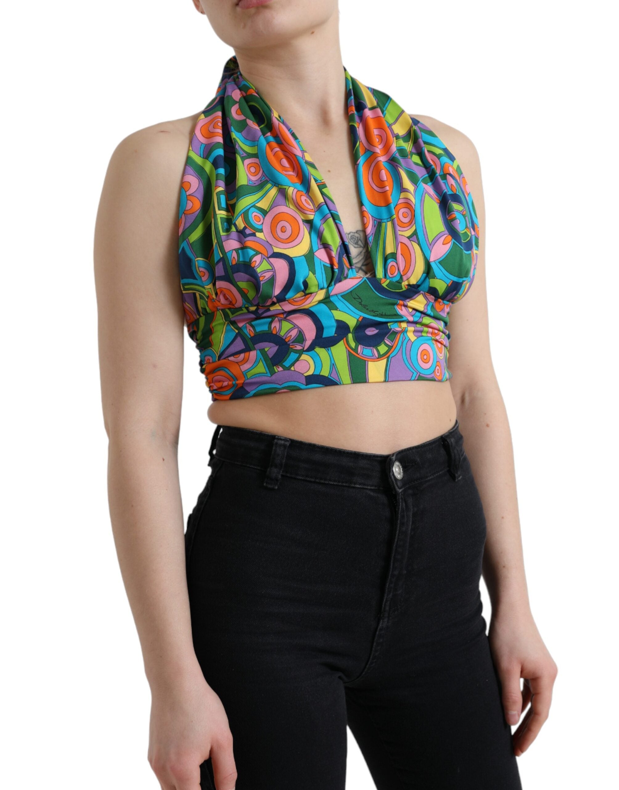 Top court sans manches Dolce & Gabbana multicolore à col halter, coupe crop, en tissu léger, visible en détail dans l'image.