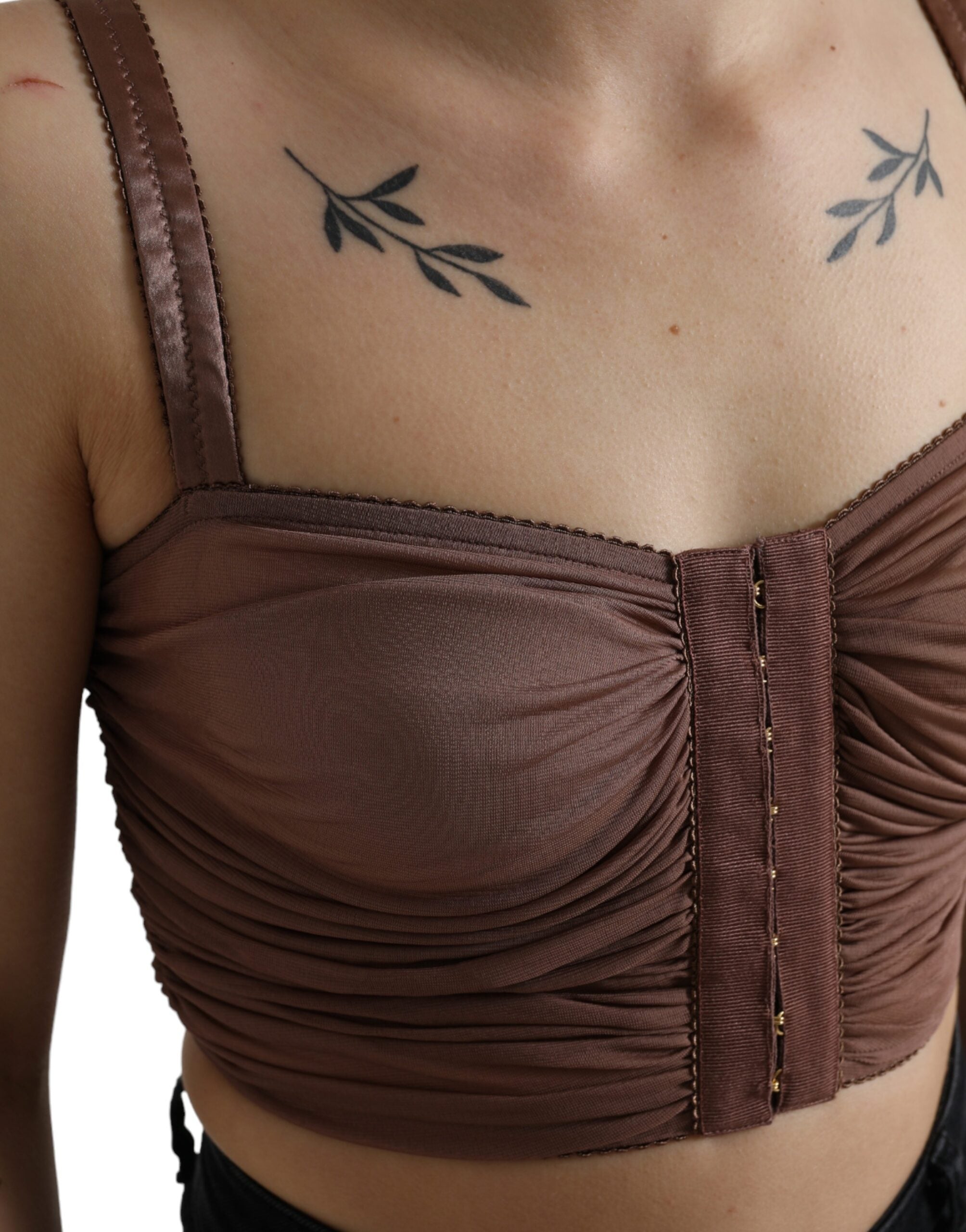 Bustier sans manches en viscose marron de Dolce & Gabbana, haut court et ajusté, vue de face.