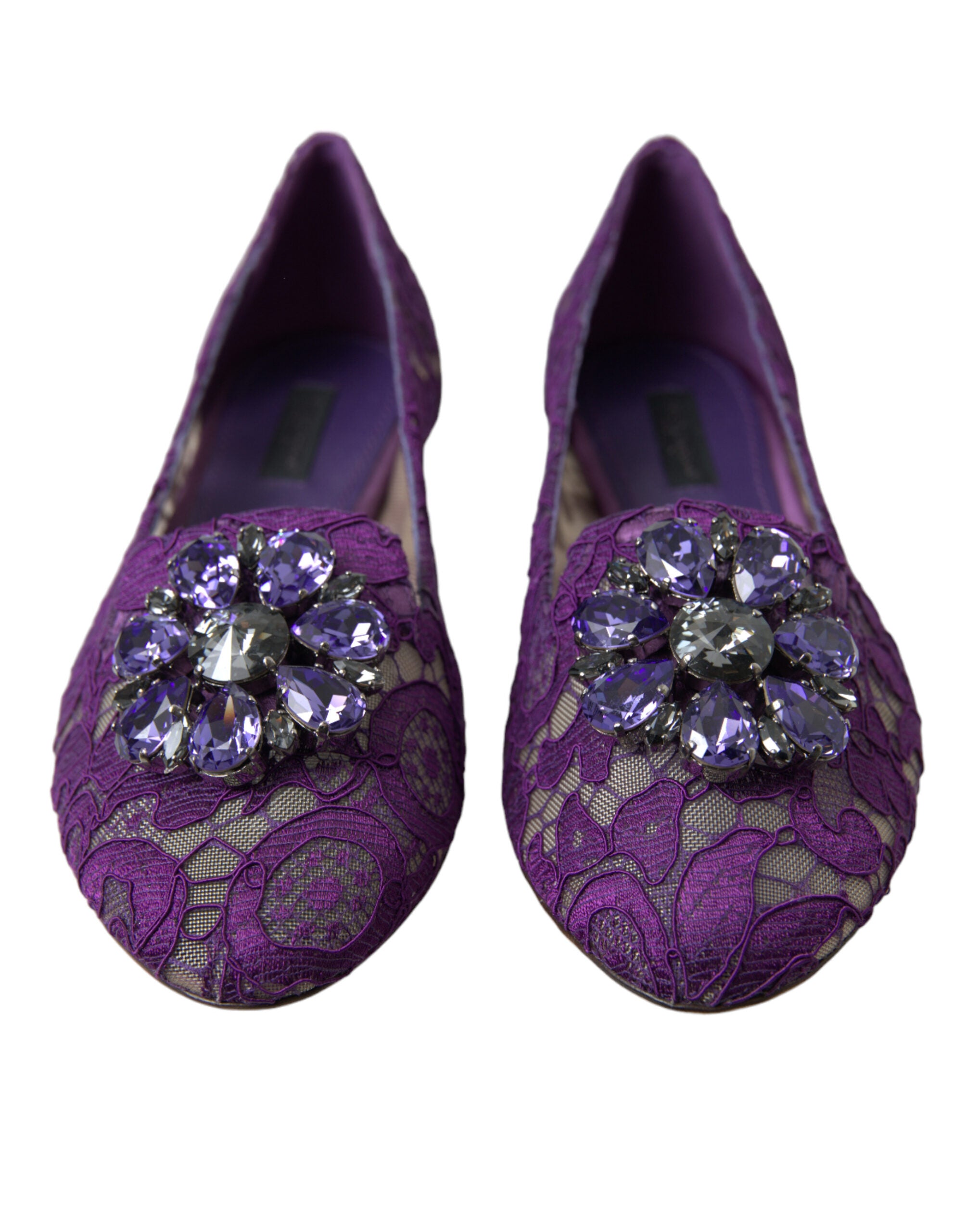 Chaussures plates Dolce & Gabbana Vally Taormina en dentelle violette ornée de cristaux, vues de dessus.