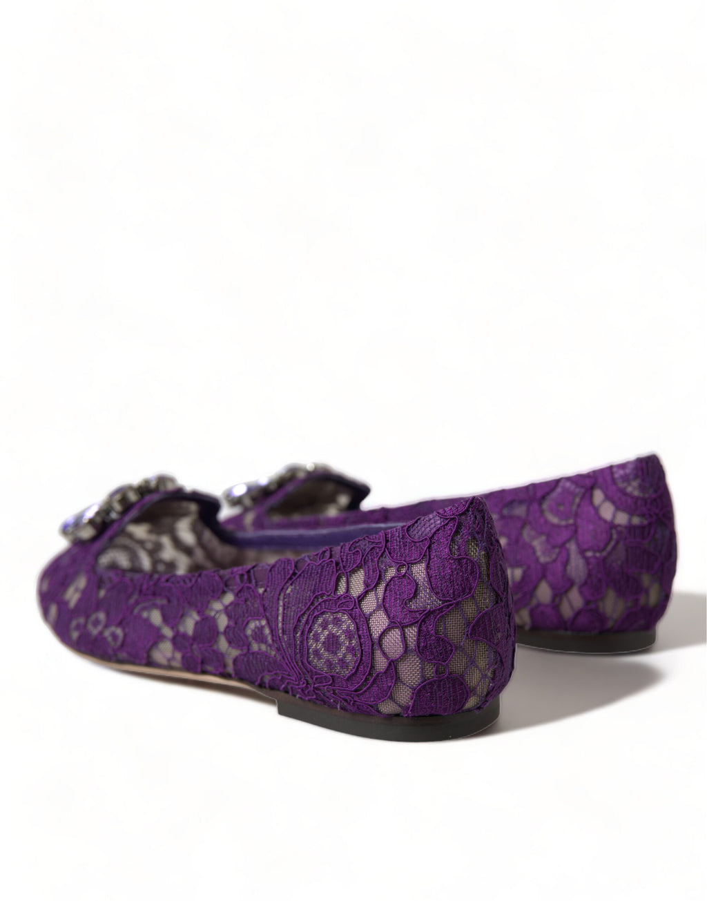 Chaussures plates Dolce & Gabbana Vally Taormina violettes en dentelle avec cristaux, vues de côté.