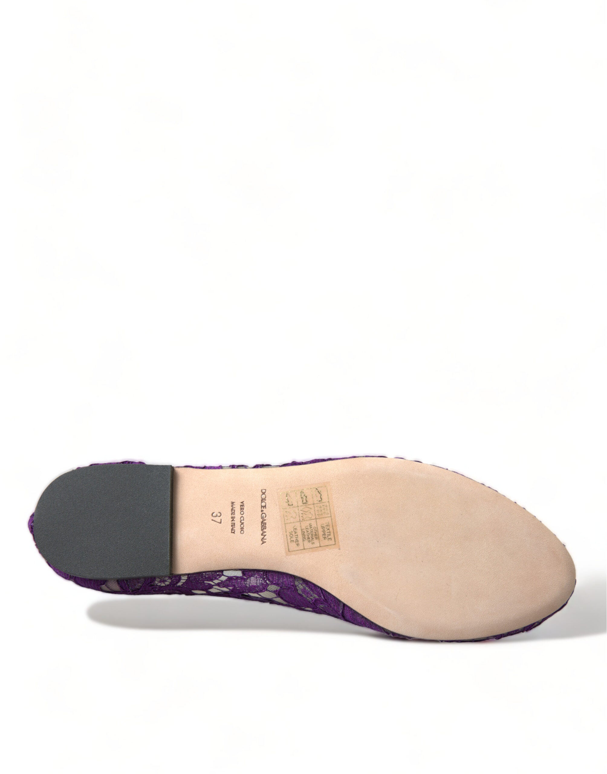 Chaussures plates Dolce & Gabbana Vally Taormina en dentelle violette ornée de cristaux, vues de côté.