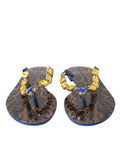 Sandales plates Dolce & Gabbana Blue Crystals, chaussures de plage élégantes avec cristaux bleus, style sophistiqué et confortable.