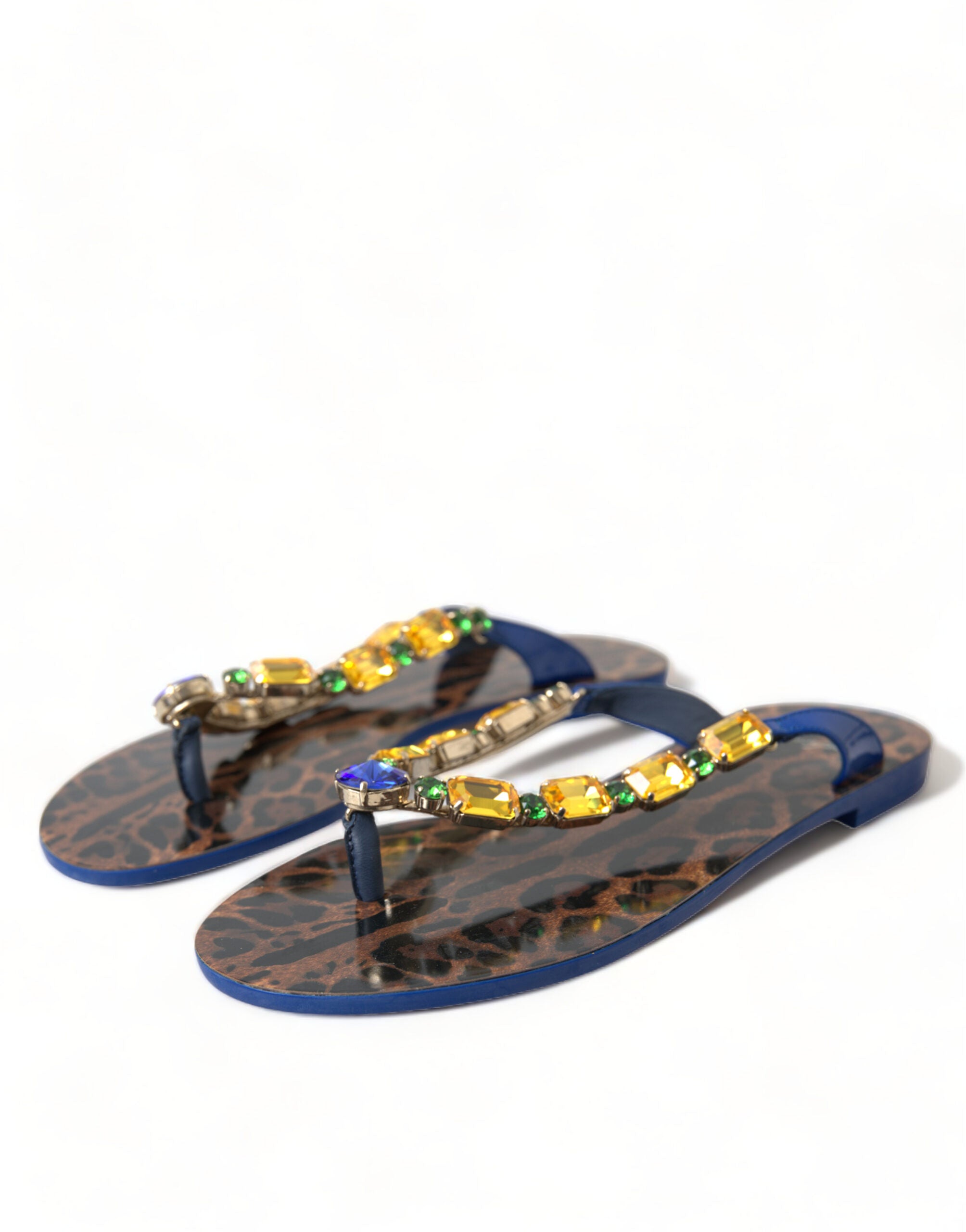 Sandales plate Dolce & Gabbana bleu avec cristaux, chaussures d'été pour la plage, élégantes et confortables.