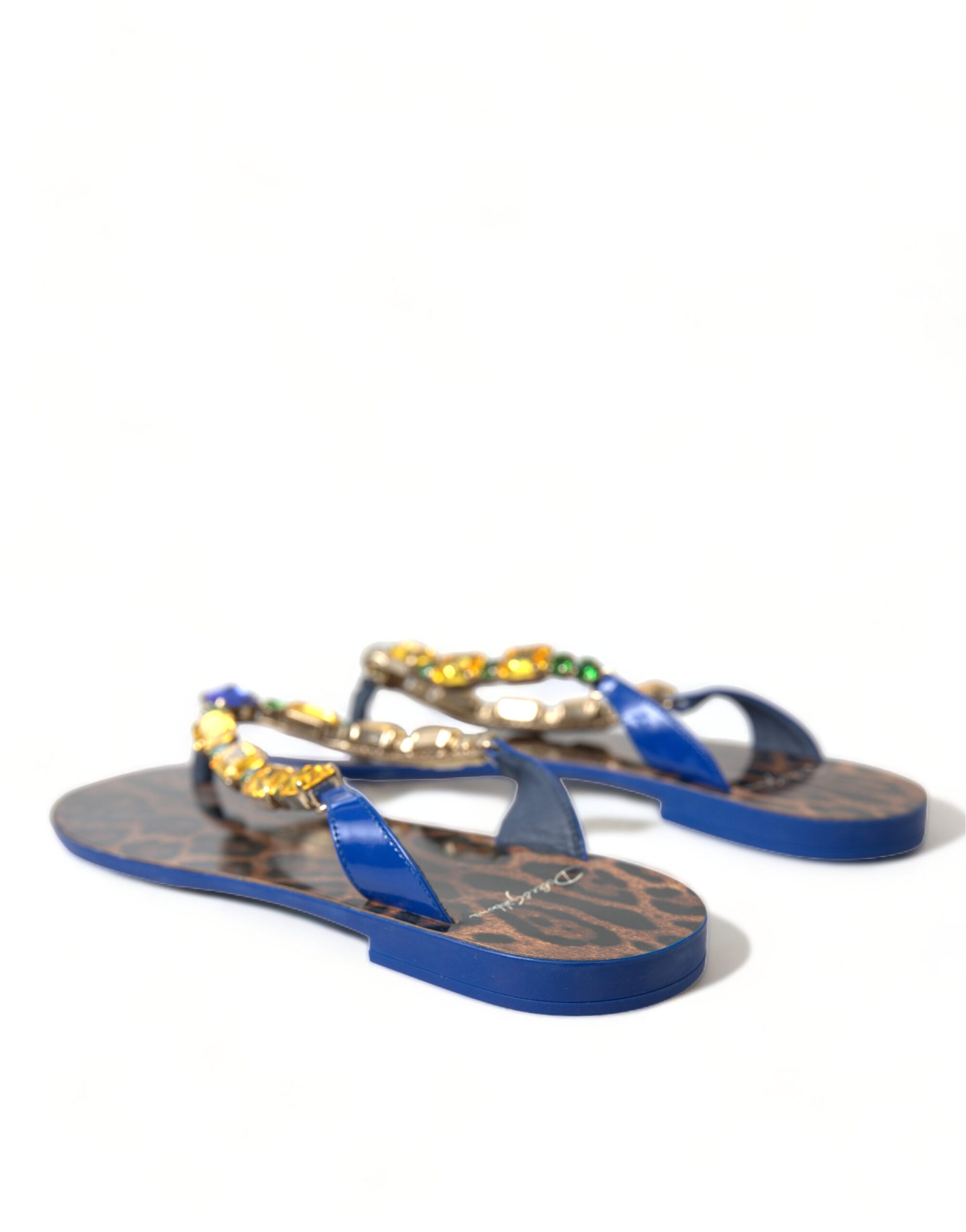 Sandales plates Dolce & Gabbana Blue Crystals, chaussures d'été pour la plage avec cristaux bleus et design élégant.