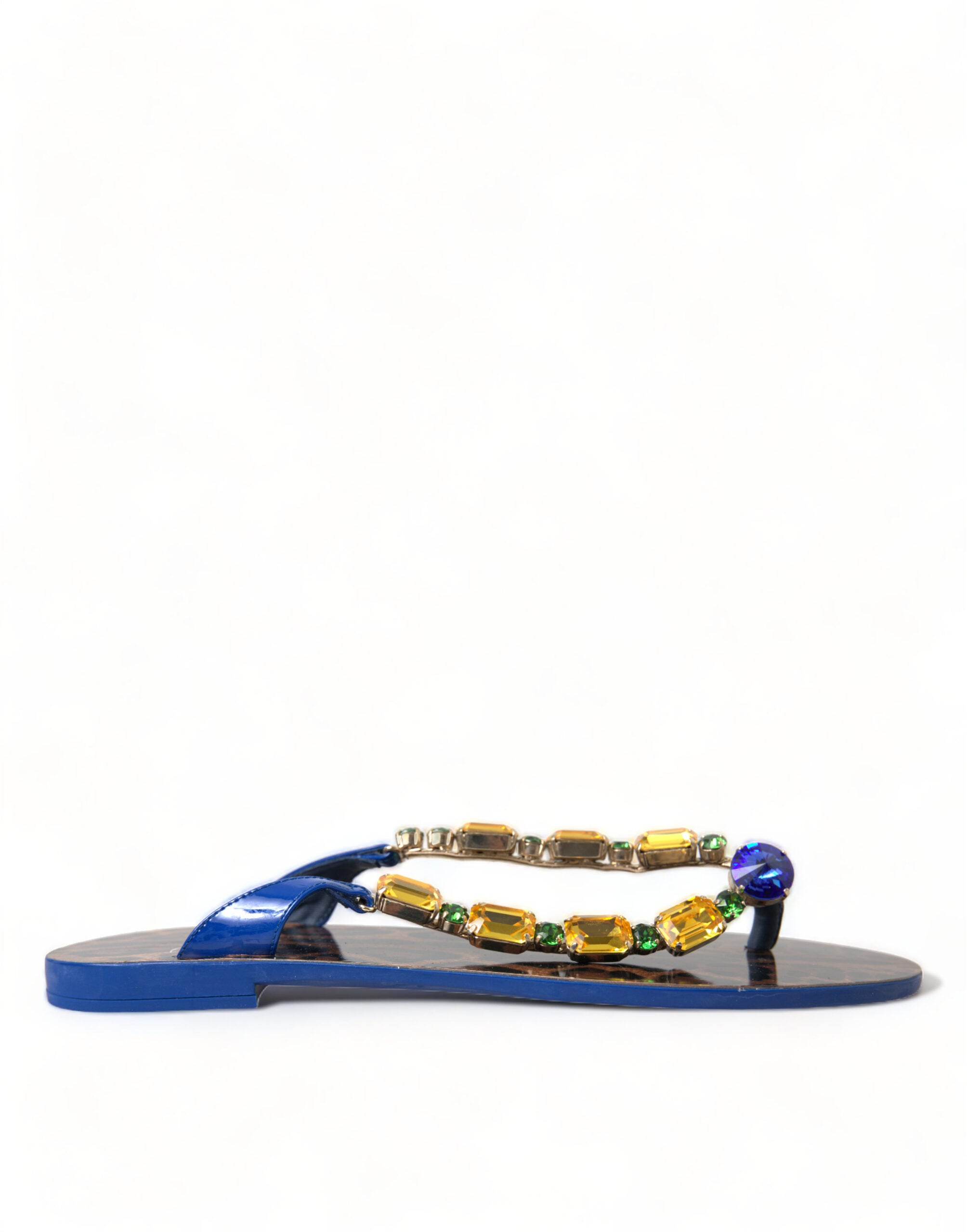 Sandales plates Dolce & Gabbana Blue Crystals pour plage, avec cristaux bleus et design élégant.