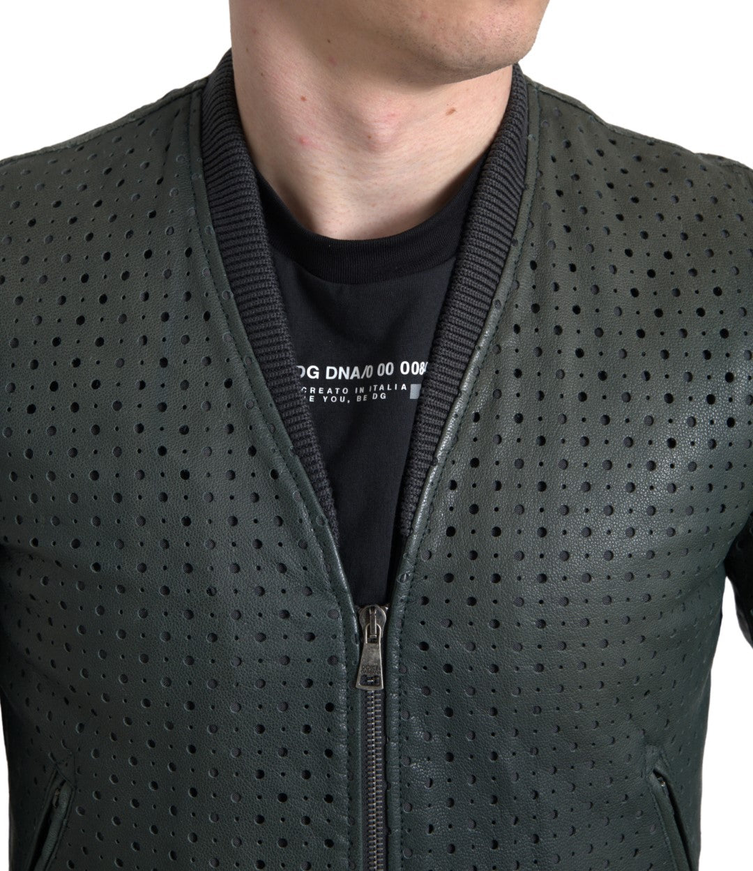 Veste bomber en cuir perforé vert Dolce & Gabbana, style tendance avec détails élégants, vue de face.