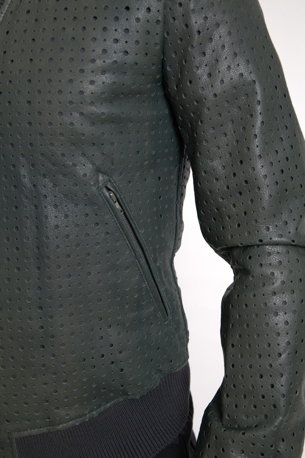 Veste bomber en cuir vert perforé de Dolce & Gabbana, style élégante avec détails en cuir perforé et coupe moderne.