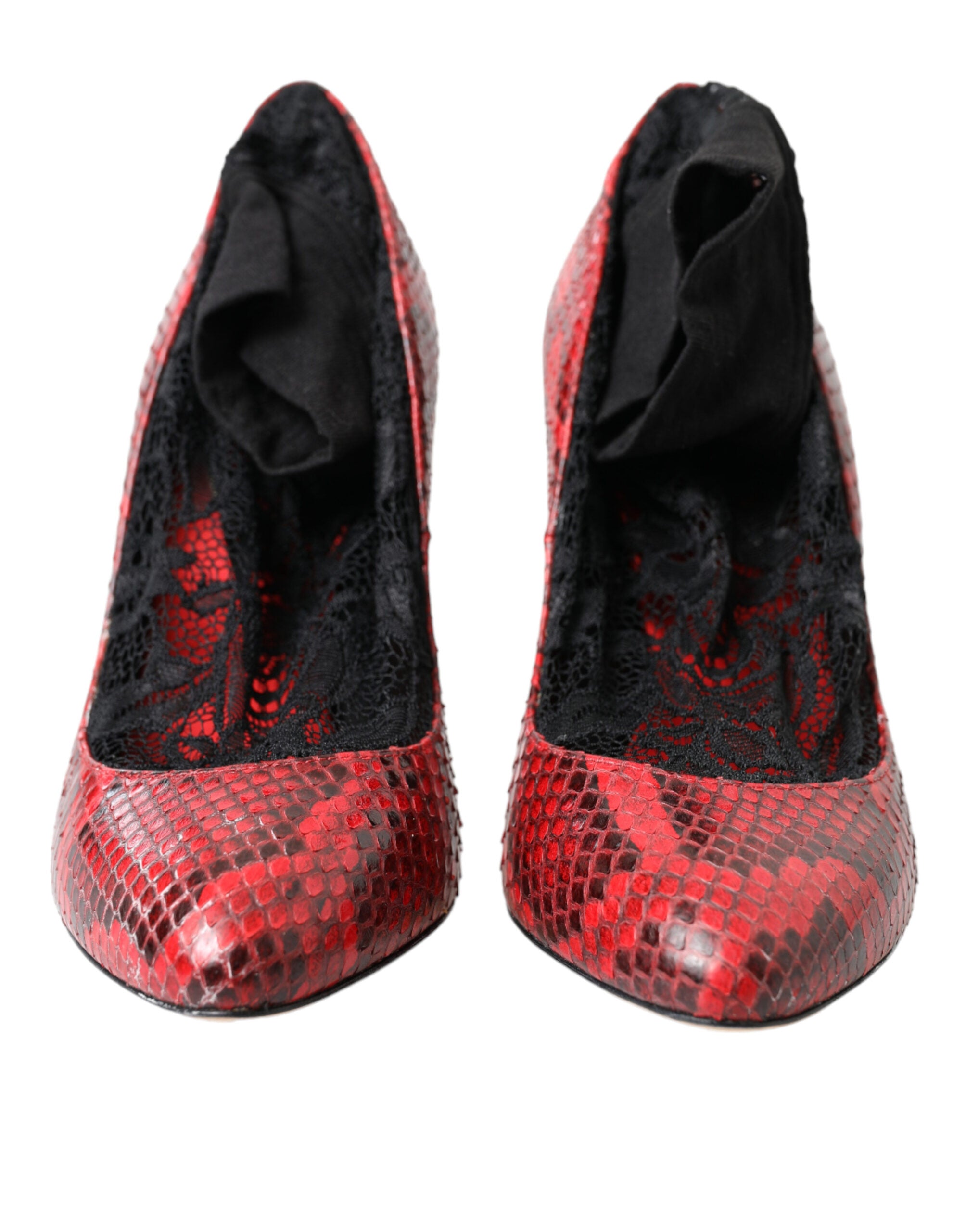 Chaussures Dolce & Gabbana en cuir rouge avec lacets et semelle à talon, style pompe élégante.