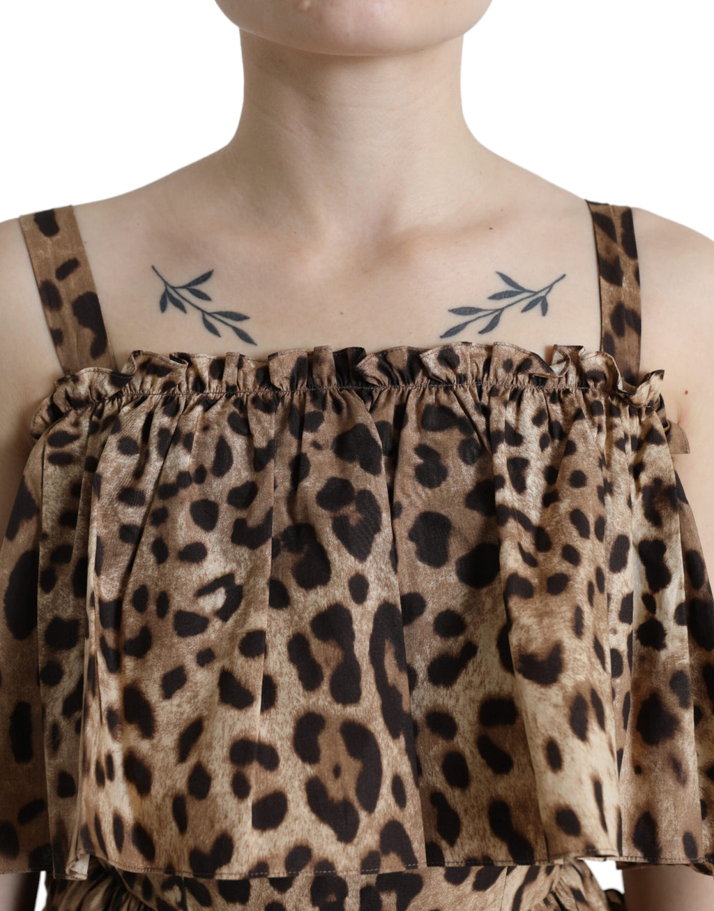 Robe sans manches Dolce & Gabbana à imprimé léopard marron, coupe évasée et style élégant pour femme.