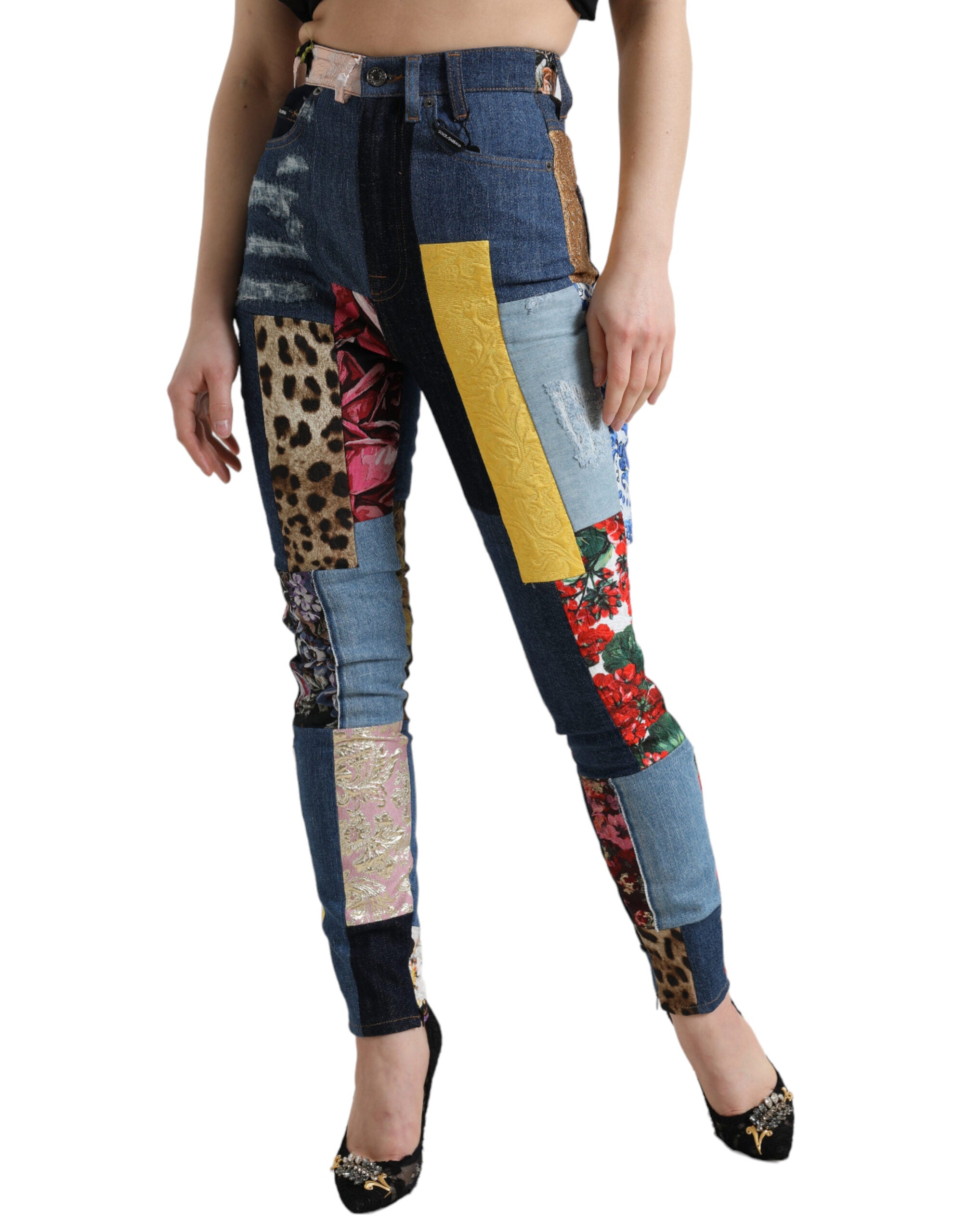 Jeans skinny Dolce & Gabbana en denim patchwork multicolore, vue de face avec détails colorés et style tendance.
