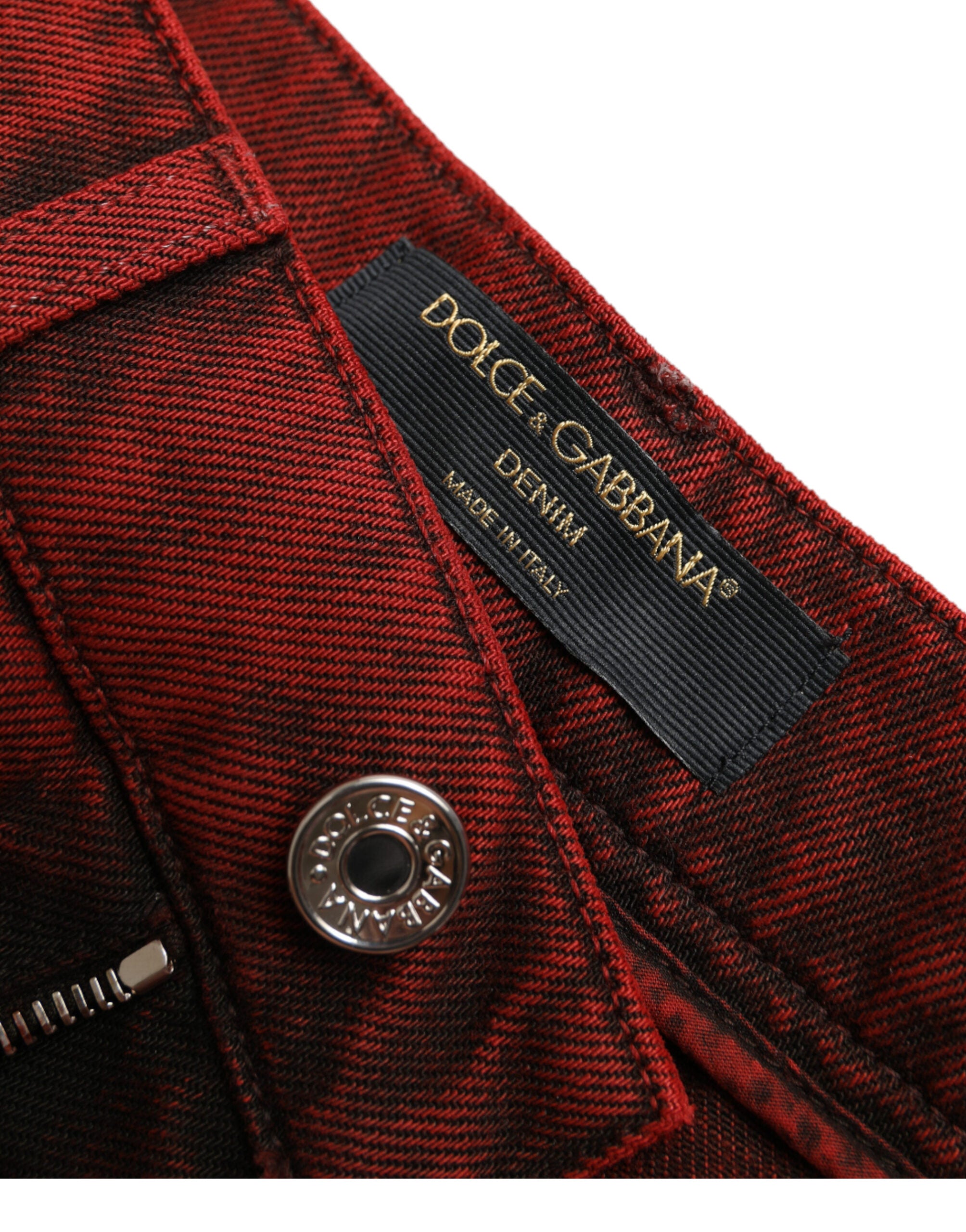 Shorts en jean rouges à taille haute et stretch de Dolce & Gabbana, coupe moulante et tendance.