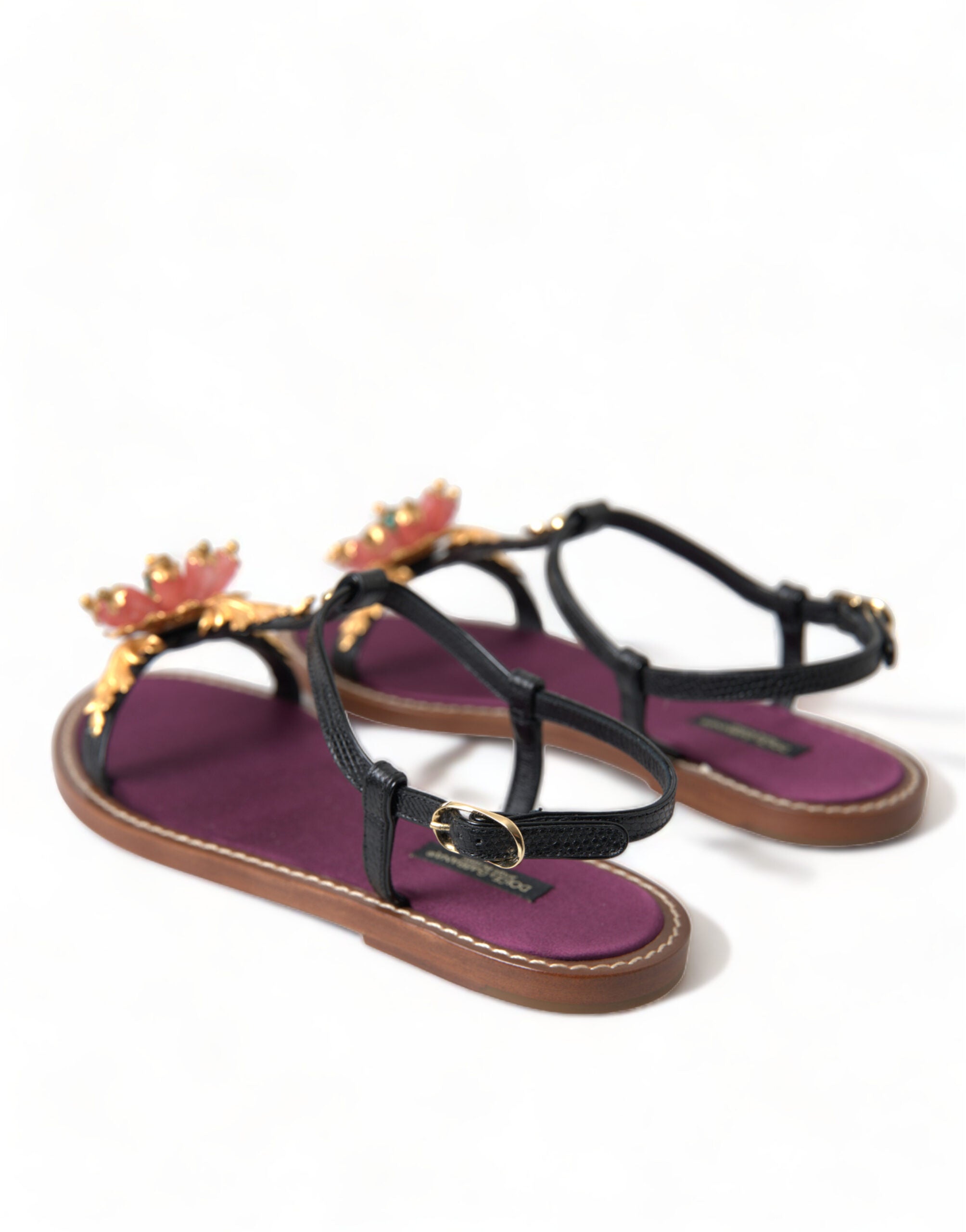 Sandales en cuir Dolce & Gabbana noires avec cristaux dorés, semelles élégantes et détails raffinés pour un style sophistiqué