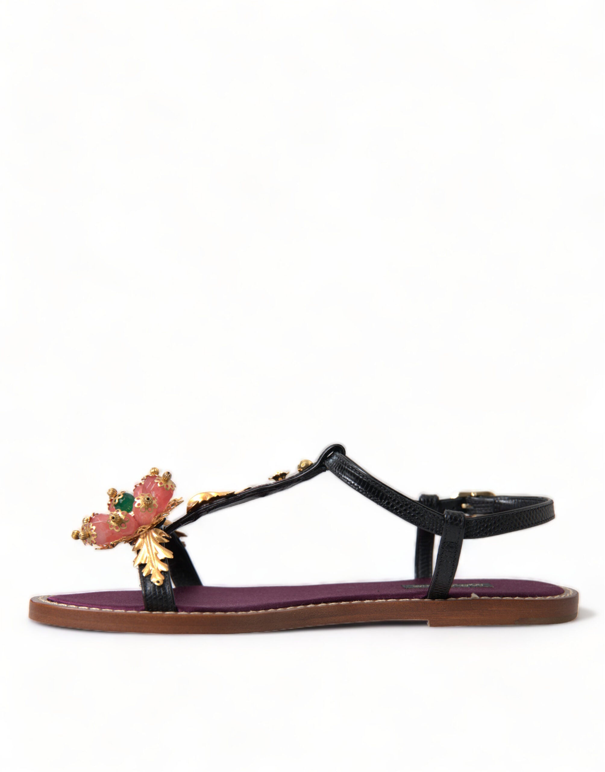 Sandales en cuir Dolce & Gabbana noires ornées de cristaux et détails en or, chaussure élégante pour femme.