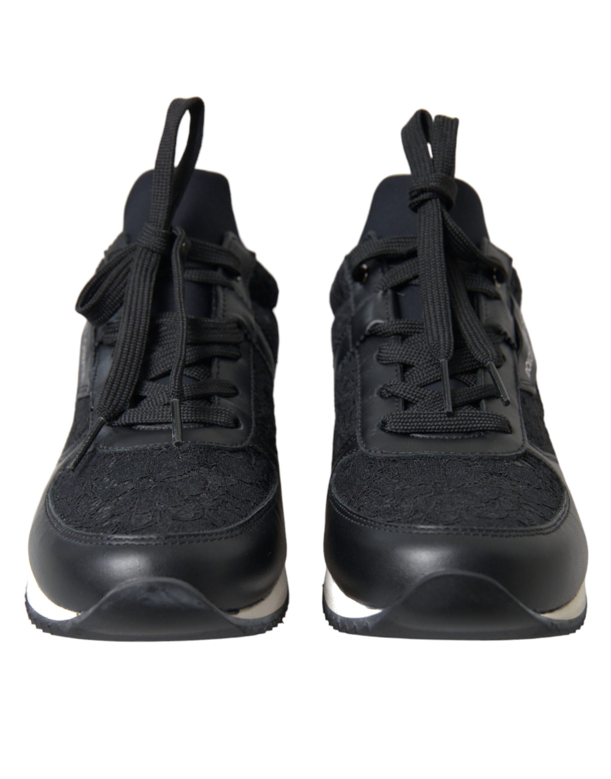 Sneakers noires en dentelle florale et cuir de Dolce & Gabbana, chaussures élégantes pour femme.
