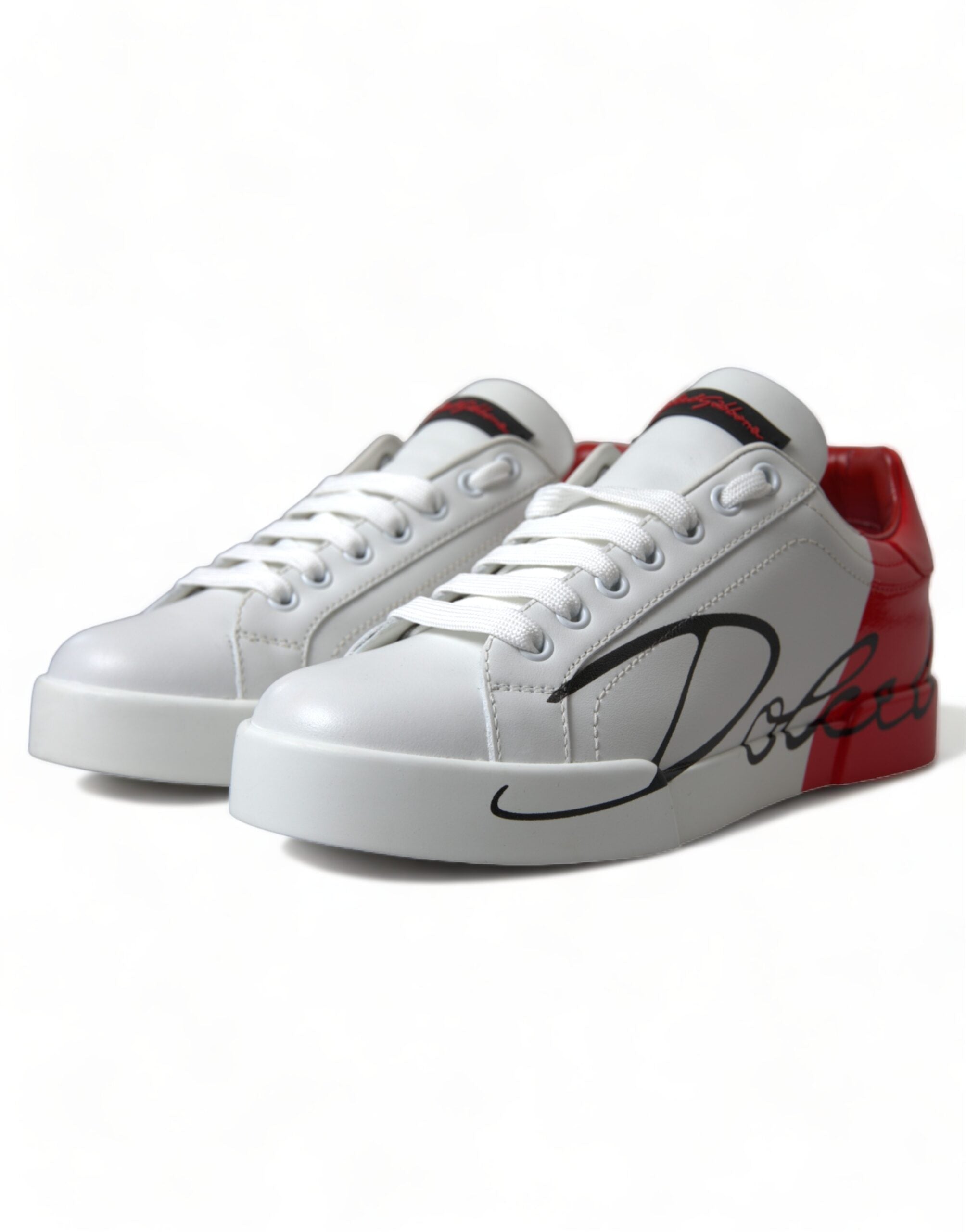 Sneakers basses blanches et rouges Dolce & Gabbana pour femmes avec lacets, style décontracté et design élégant.