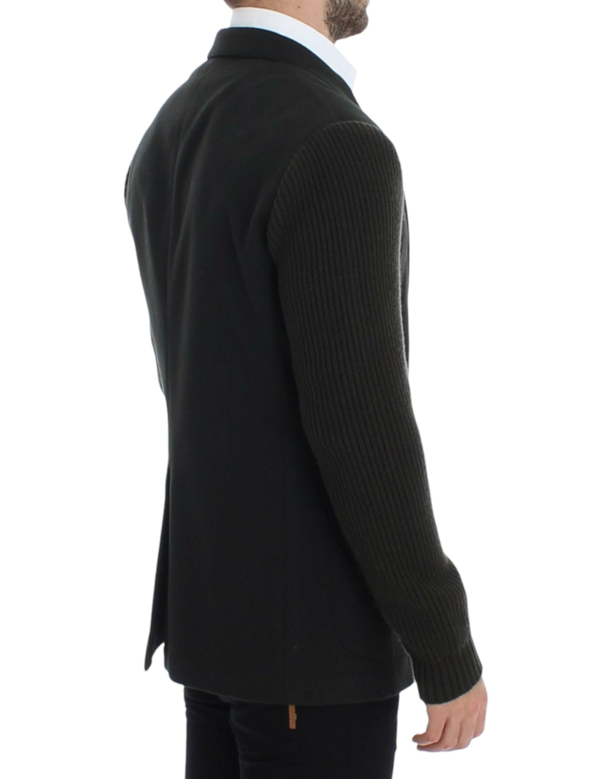 Blazer en cachemire vert Dolce & Gabbana à deux boutons, élégance sophistiquée, détail de coupe et texture visible.