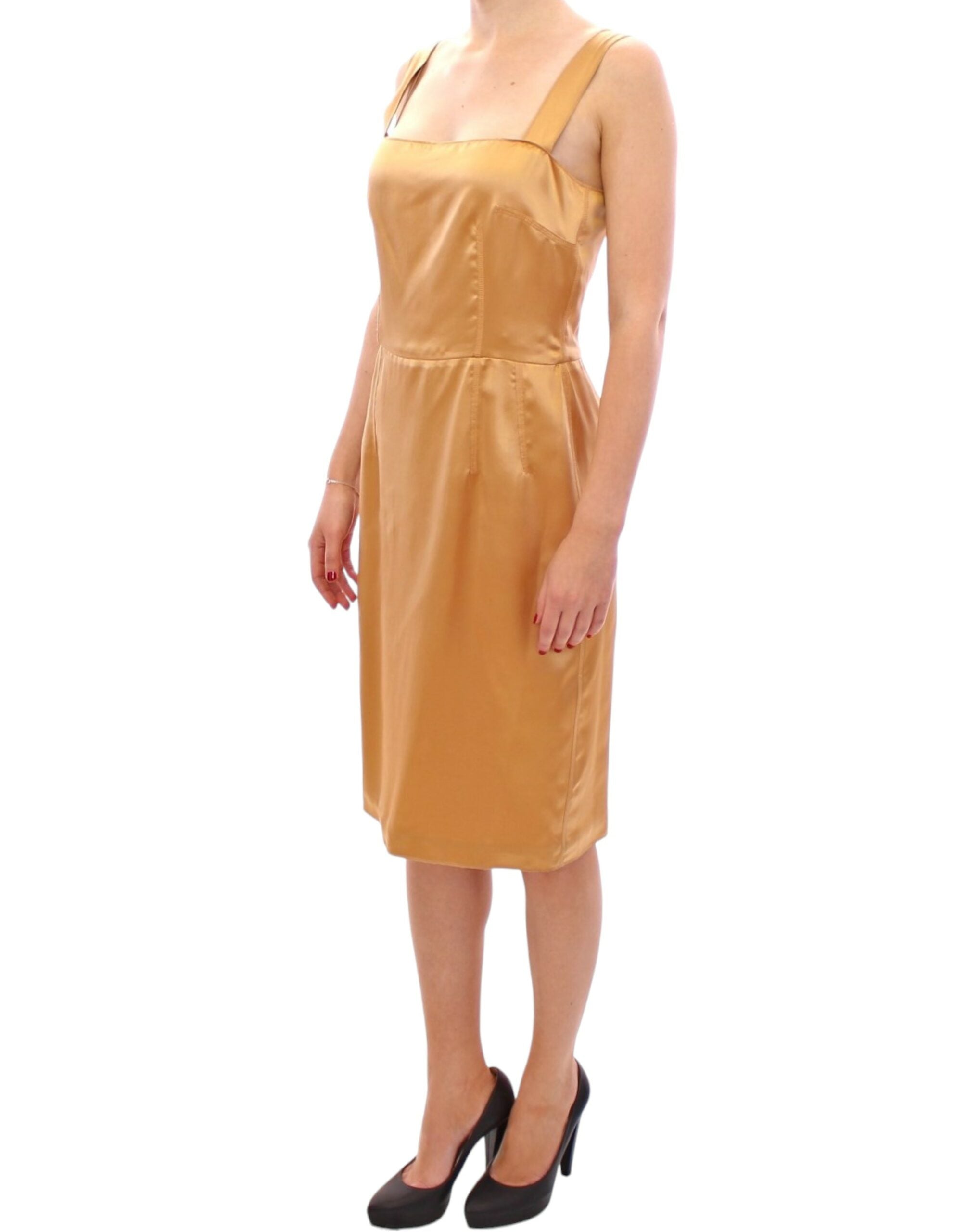 Robe en soie bronze Dolce & Gabbana, coupe ajustée, avec un design élégant et sophistiqué.