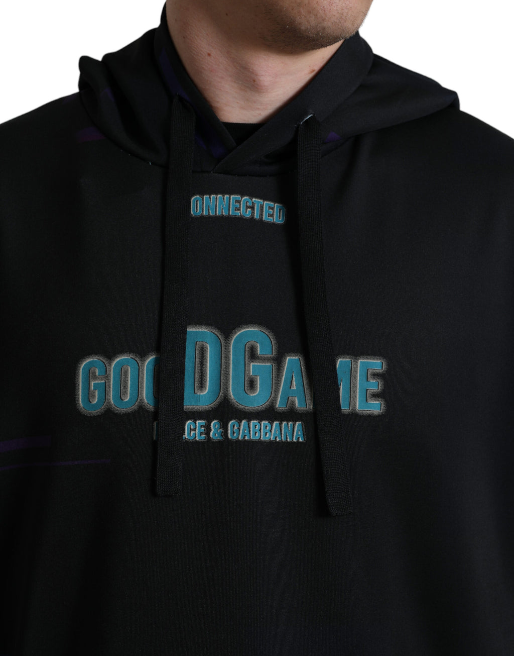 Sweat-shirt à capuche noir Dolce & Gabbana avec logo imprimé, pull décontracté en coton, vue de face.