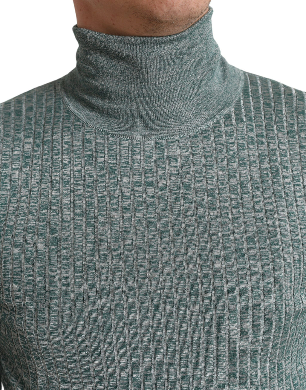 Pull à col roulé en polyester vert de Dolce & Gabbana, pull-over élégant avec coupe ajustée et texture douce.