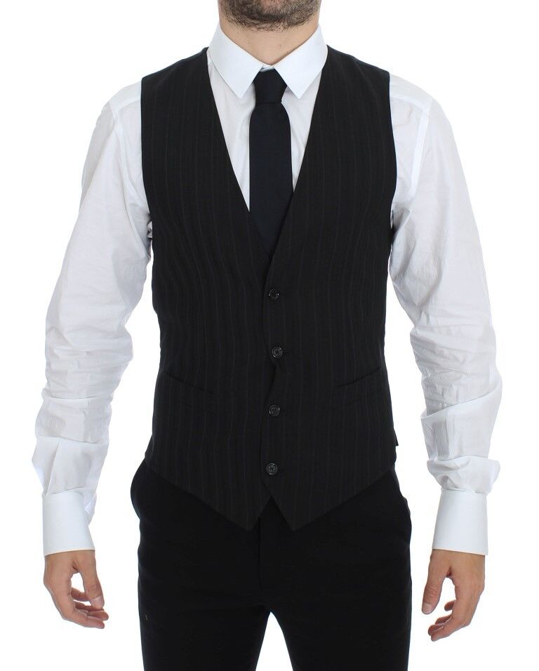 Gilet noir à rayures Dolce & Gabbana, en tissu stretch, élégant et ajusté, porté sur un mannequin.