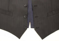 Gilet formel gris Dolce & Gabbana en tissu extensible, détail élégant pour occasion spéciale.
