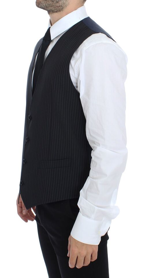 Gilet Dolce & Gabbana gris en tissu extensible pour tenue formelle, détail élégant pour homme.