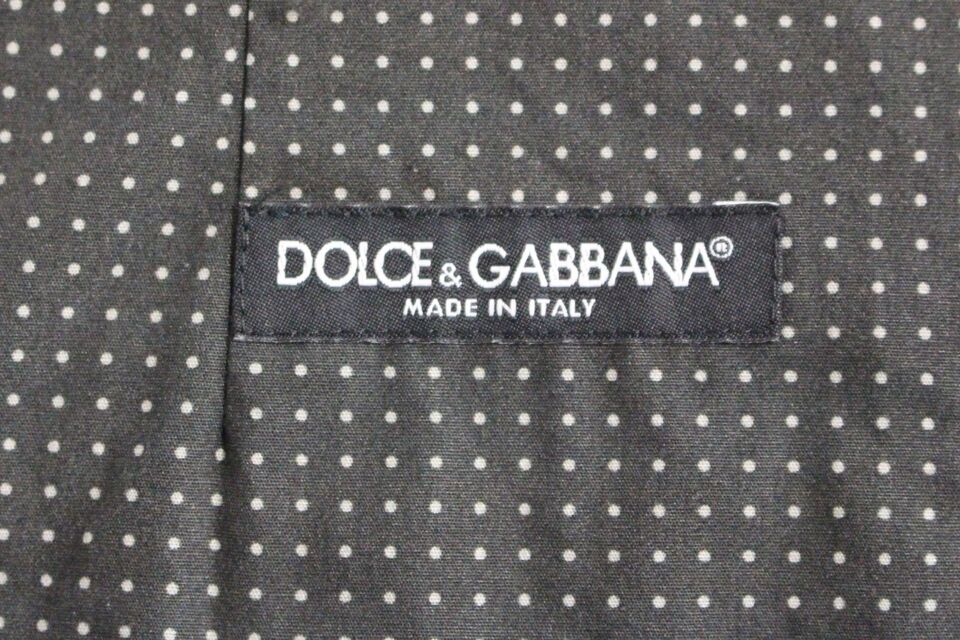 Gilet gris à pois Dolce & Gabbana pour homme, veste élégante en tissu avec motifs à pois.