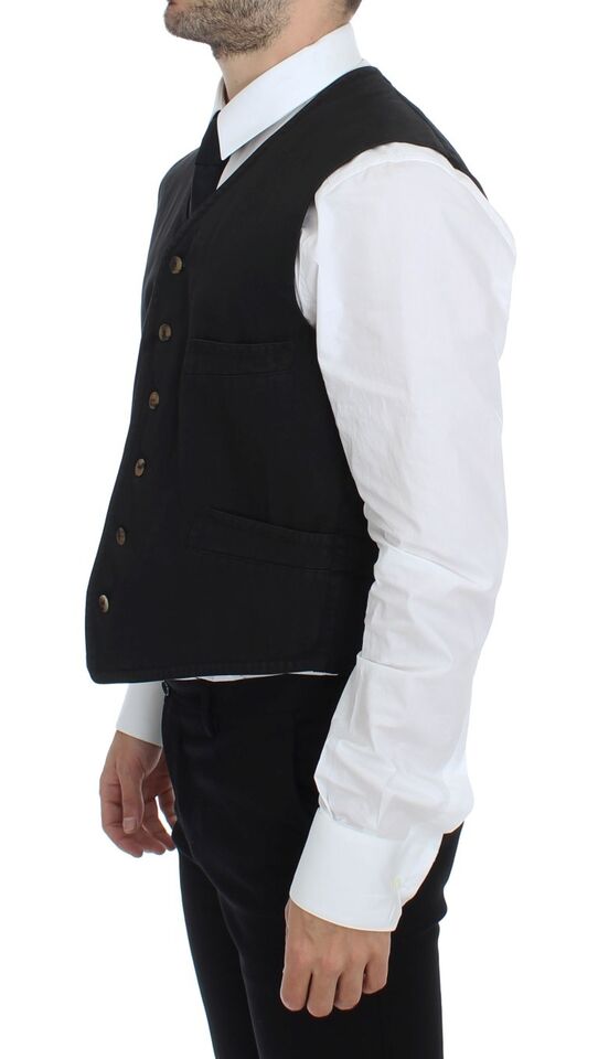 Gilet noir en coton mélangé de Dolce & Gabbana porté sur un mannequin, détail de la coupe et de la texture du vêtement.