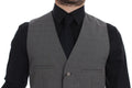 Gilet slim en coton gris de Dolce & Gabbana avec boutons sur le devant, ajusté et élégant pour homme.