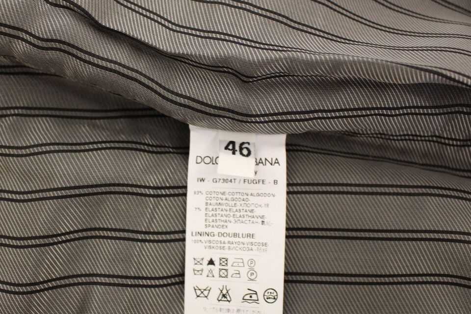 Gilet blazer Dolce & Gabbana en coton gris, coupe ajustée, détail élégant, porté sur un mannequin.