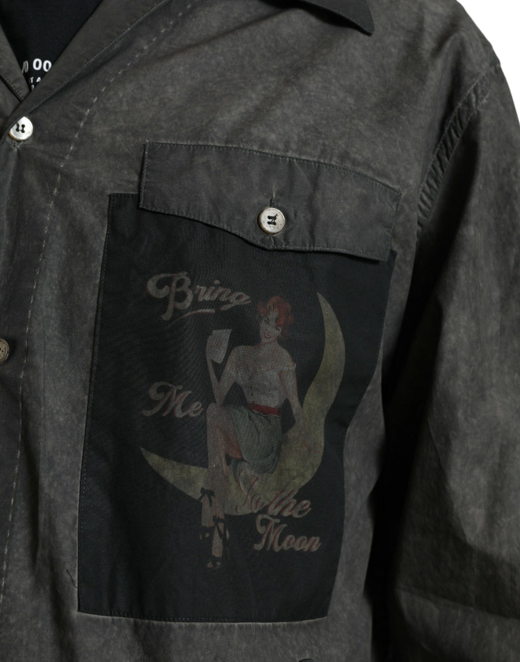 Chemise longue en coton gris foncé de Dolce & Gabbana avec col et manches longues, élégante et confortable.