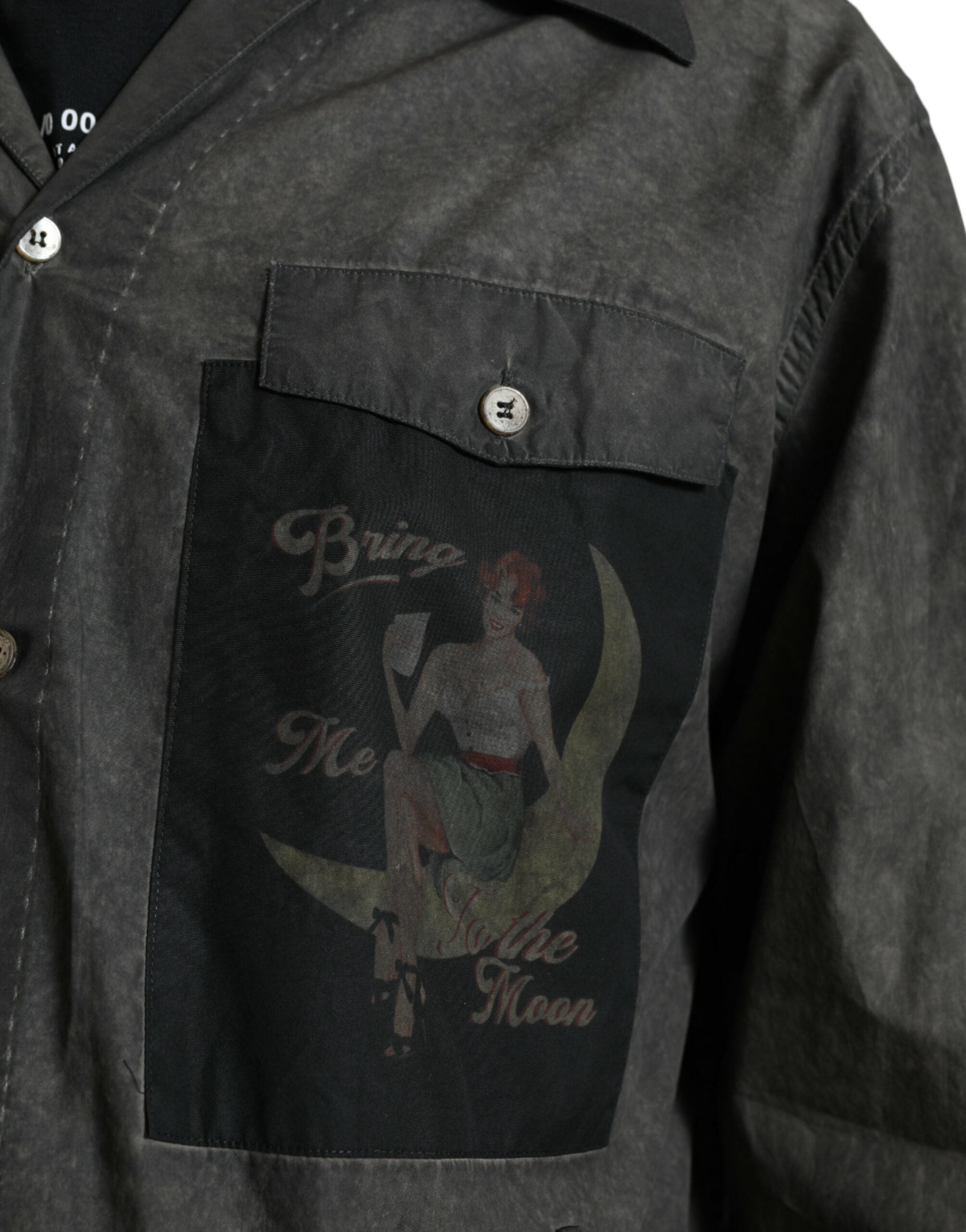 Chemise longue en coton gris foncé de Dolce & Gabbana avec col et manches longues, élégante et confortable.
