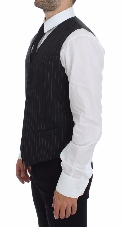 Gilet en laine gris à rayures avec logo Dolce & Gabbana, veste élégante pour homme ou femme.