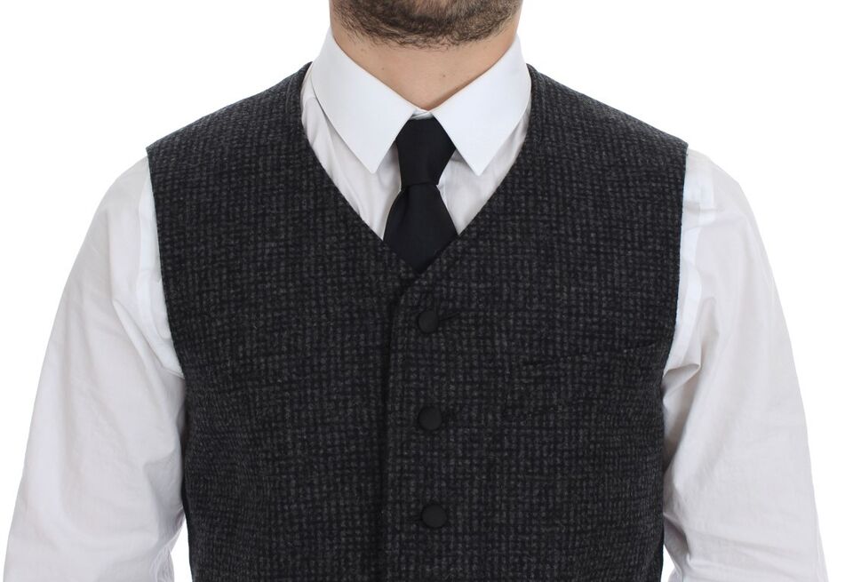Gilet gris en laine mélangée de Dolce & Gabbana, veste élégante pour homme, vue de face sur fond blanc.