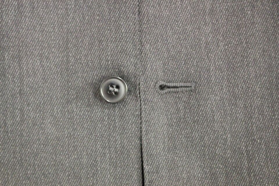 Gilet formel en laine grise de Dolce & Gabbana, veste élégante pour hommes, détail en tissu de haute qualité.