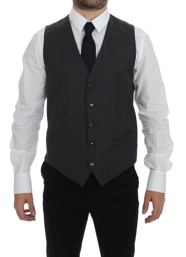 Gilet en laine gris rayé de Dolce & Gabbana, à simple boutonnage, porté sur un mannequin.