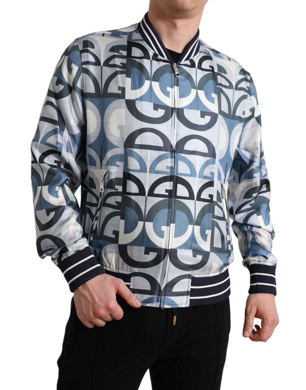 Veste bomber Dolce & Gabbana à logo multicolore, motif imprimé, style décontracté avec col montant et manches longues.