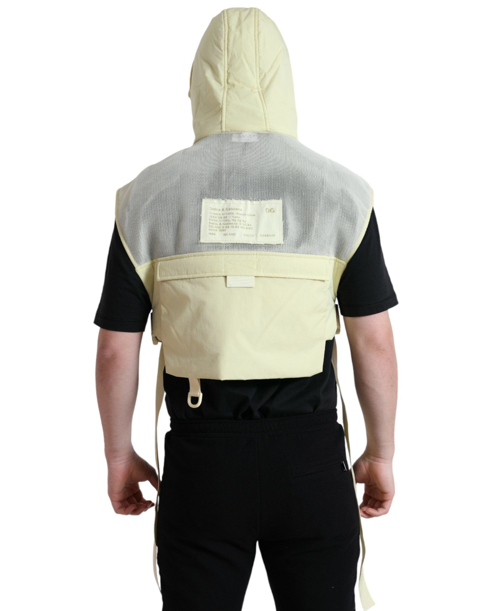Gilet de sport à capuche en nylon jaune Dolce & Gabbana, veste légère pour sport et détente, détail de la capuche et fermeture éclair visible