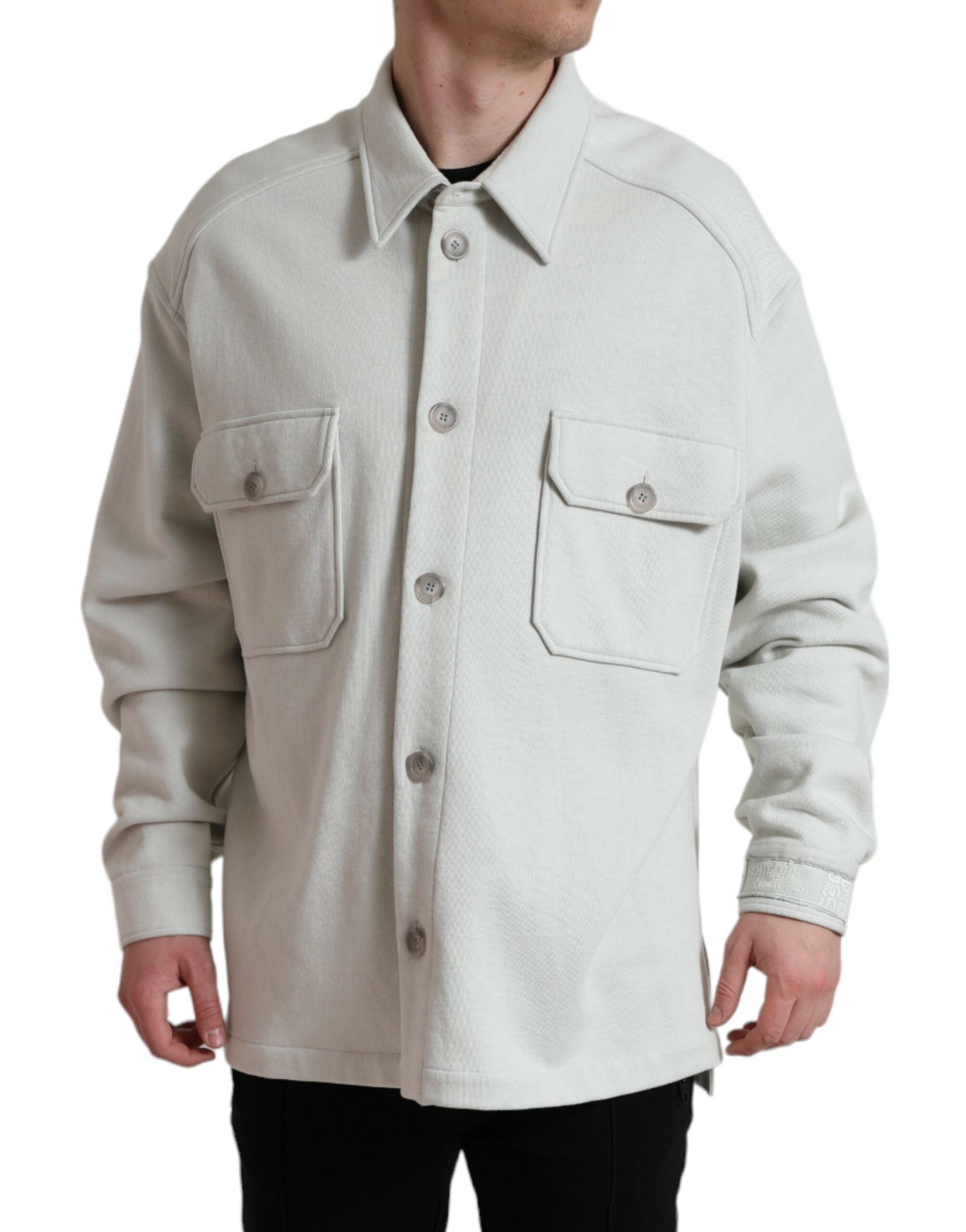 Veste grise en coton Dolce & Gabbana avec col montant et boutons, vêtement élégant pour homme ou femme.