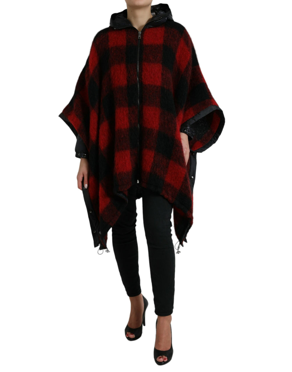 Poncho à capuche Dolce & Gabbana en tartan noir et rouge avec motif buffalo, veste élégante et décontractée.