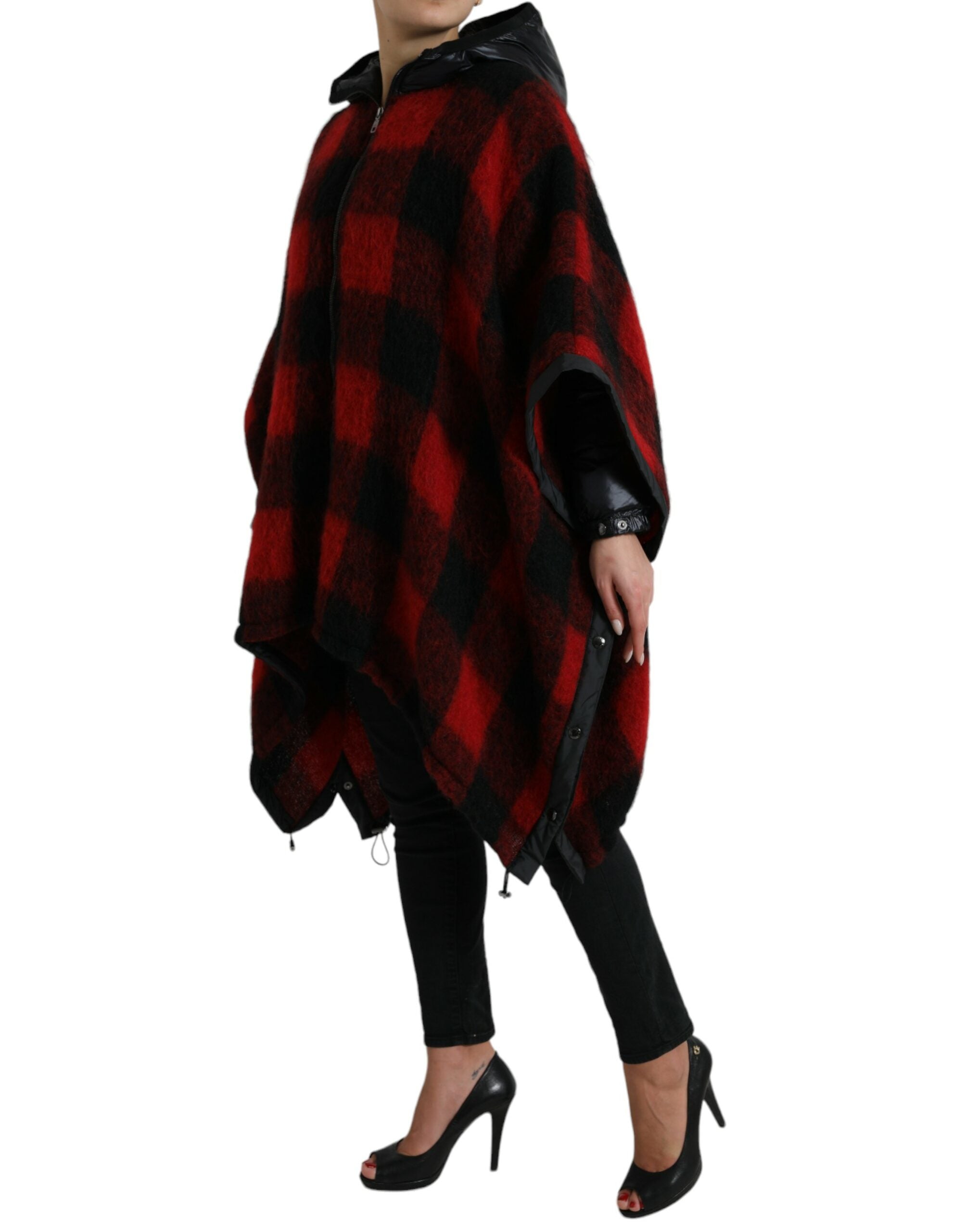 Poncho à capuche Dolce & Gabbana en tartan noir et rouge avec motif Buffalo check, veste élégante et décontractée.