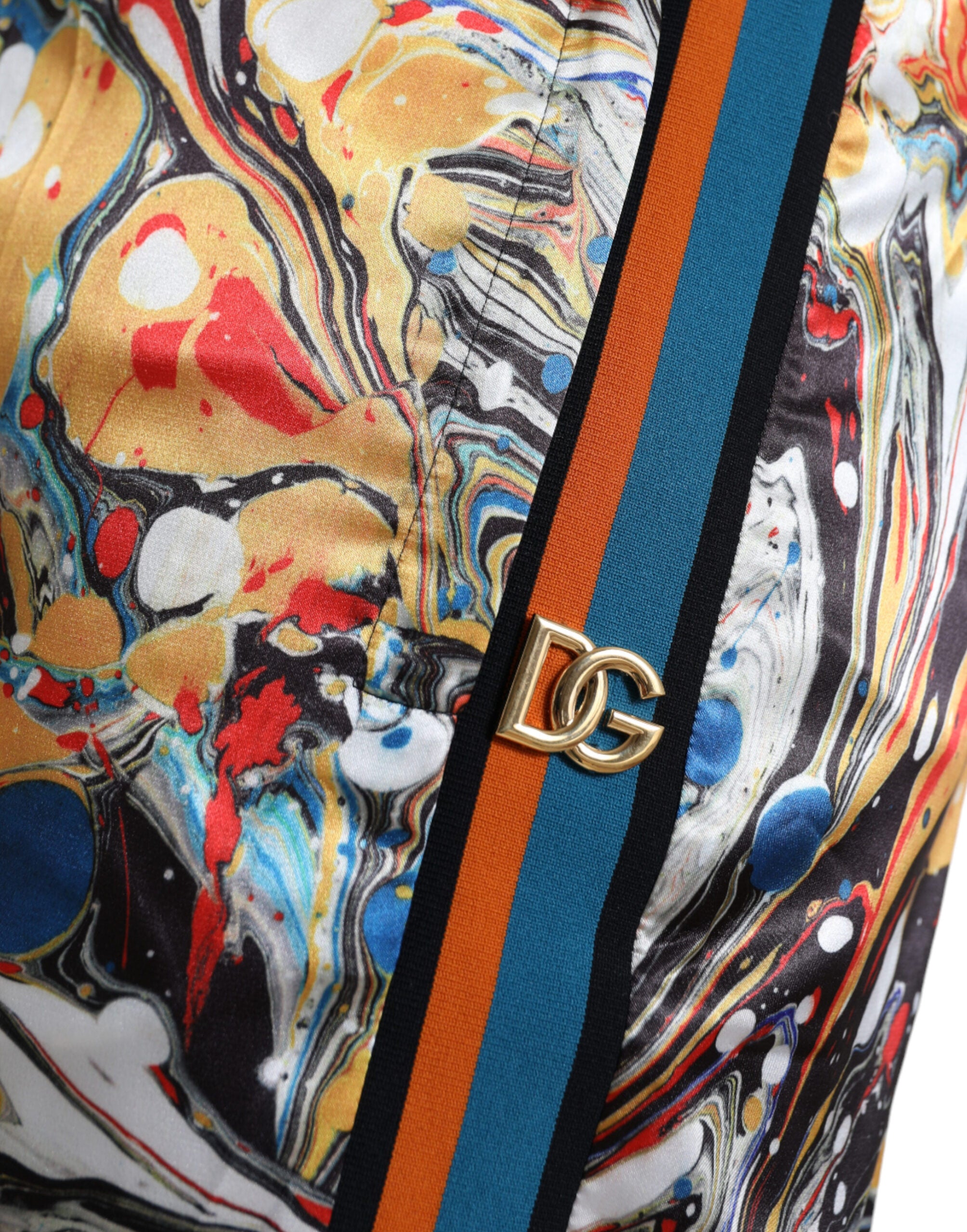 Pantalon en satin à imprimé marbre multicolore de Dolce & Gabbana, style élégant et tendance.