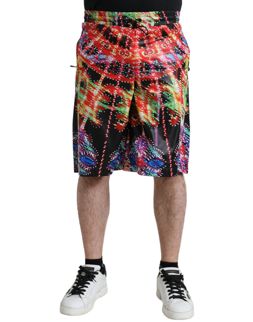 Shorts bermuda multicolores Dolce & Gabbana Luminarie Print pour homme, motif vibrant et design élégant.