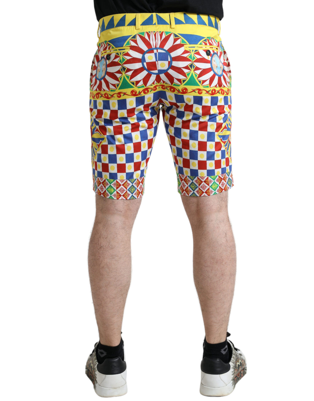Shorts bermuda homme Dolce & Gabbana à motif multicolore Carretto, style élégant et tendance, en tissu léger.