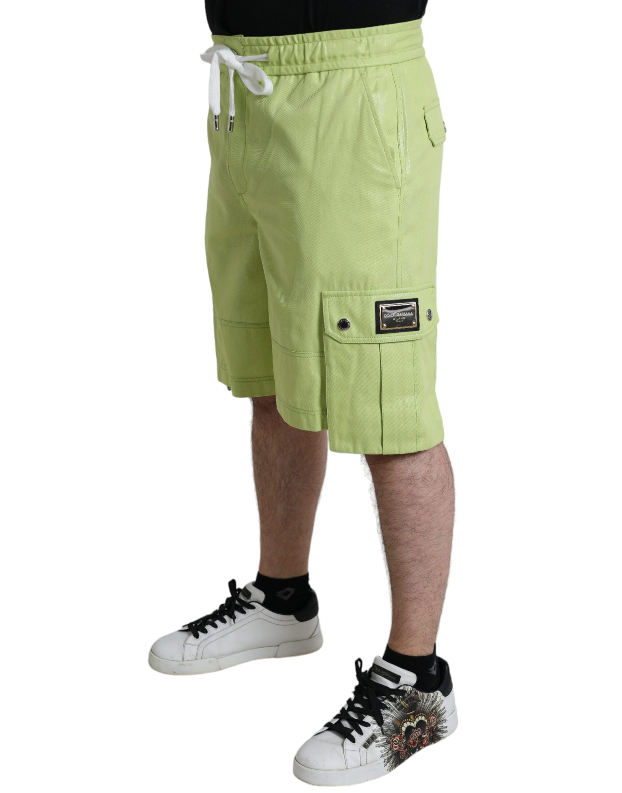 Shorts cargo bermuda en coton vert clair de Dolce & Gabbana pour homme, style décontracté et confortable.